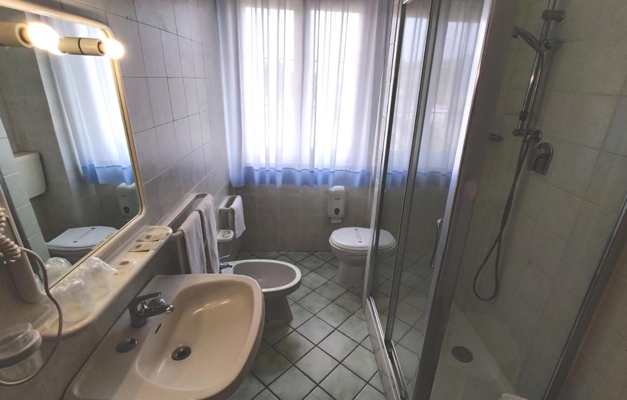 Hotel Gambrinus Abbadia San Salvator Luaran gambar