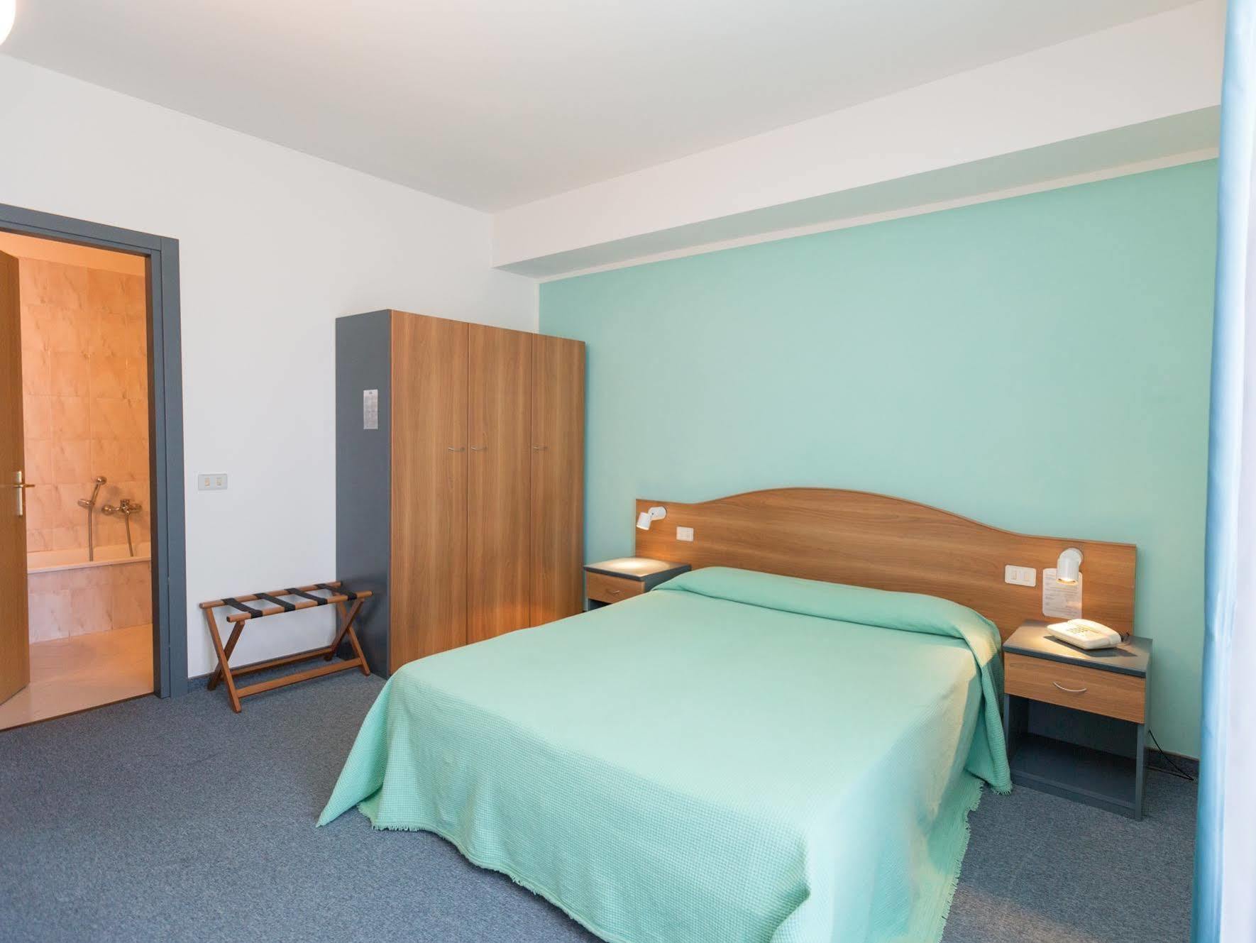 Hotel Gambrinus Abbadia San Salvator Luaran gambar