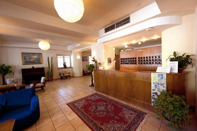 Hotel Gambrinus Abbadia San Salvator Luaran gambar