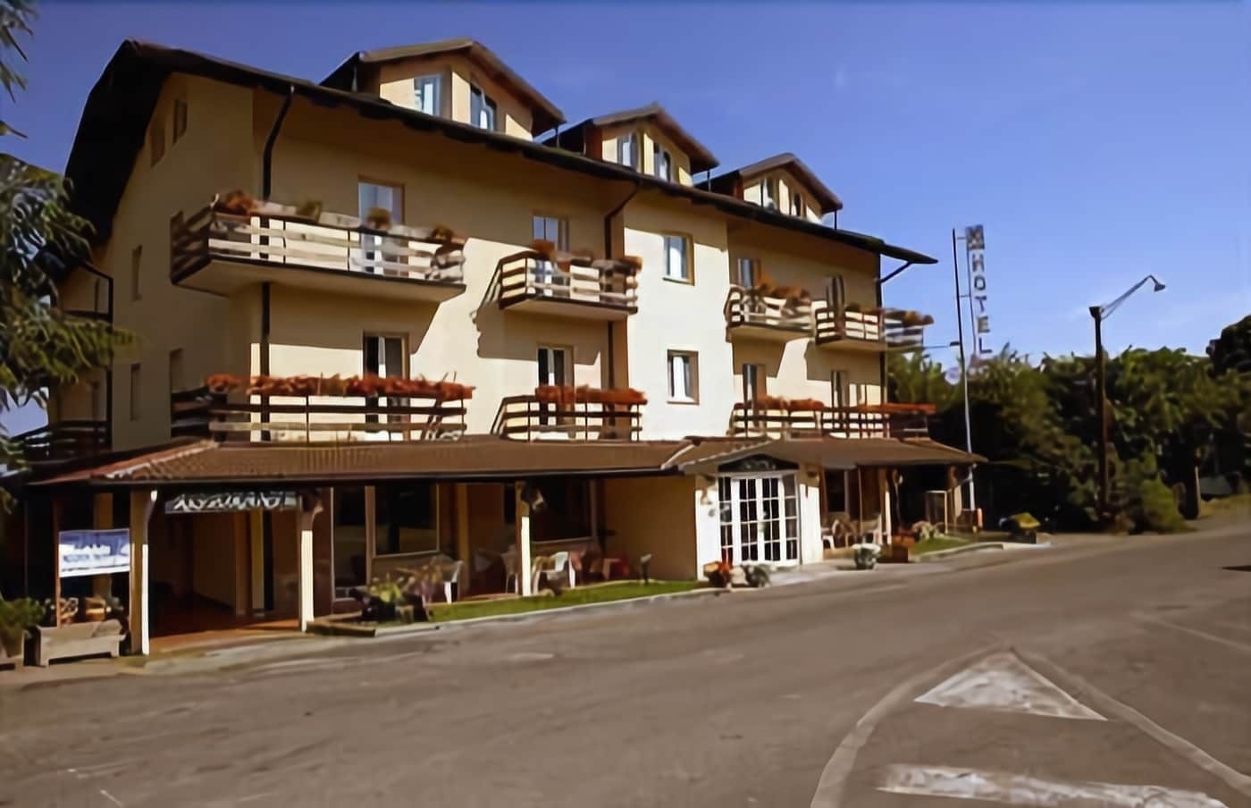 Hotel Gambrinus Abbadia San Salvator Luaran gambar