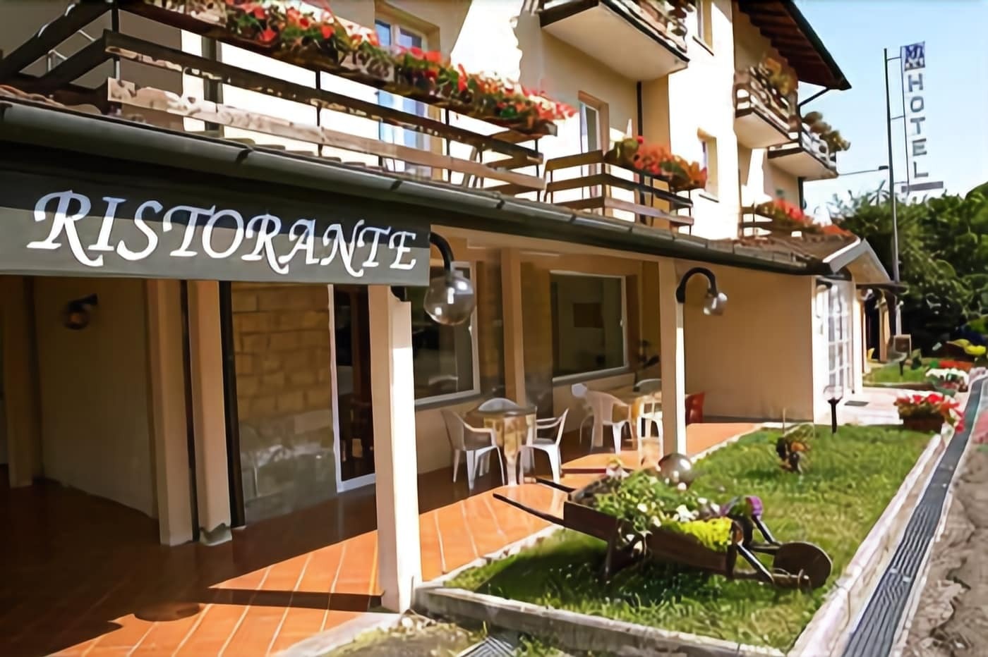 Hotel Gambrinus Abbadia San Salvator Luaran gambar